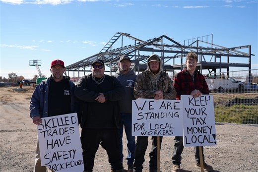 Ironworkers protest Amherstburg's new firehall construction