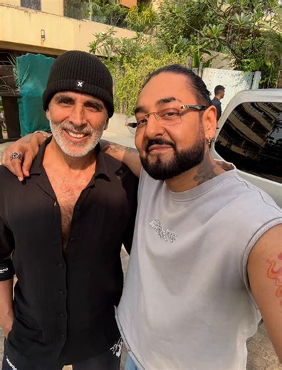 MANJ MUSIK RDB on Instagram: "We changed the industry AND MADE HISTORY forever by bringing @snoopdogg to Bollywood for the first ever mainstream Bollywood collaboration. SINGH IS KING!!! All because of this man and his vision right here @akshaykumar paji! So many have followed and we are so proud of what we are today. Punjabi Pop culture is officially here world wide, a vision we had as RDB with Akshay paji many yrs ago. Artists like @diljitdosanjh @karanaujla @apdhillon @yoyohoneysingh and so m