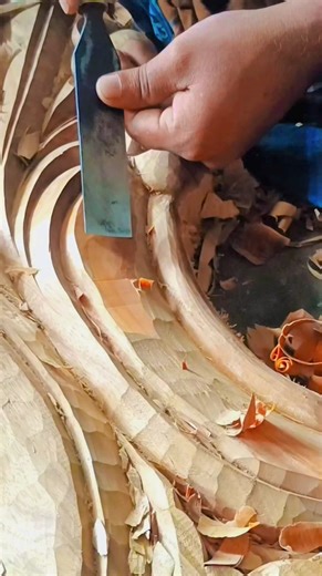 210K views · 883 reactions | নকশার কাজ করা হচ্ছে #handwork #FurnitureDesign #HomeDecor #InteriorDesign #Woodworking #FurnitureMakeover #LuxuryFurniture #ModernFurniture #VintageFurniture #FurnitureForSale #stylishfurniture #modernliving #woodworking #furniture @followers | ভাই ভাই ফার্নিচার মার্ট | Facebook