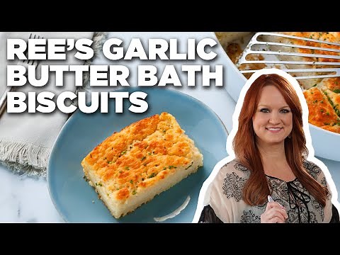 Ree Drummond's Garlic Butter Bath Biscuits | The Pioneer Woman | Food Network
