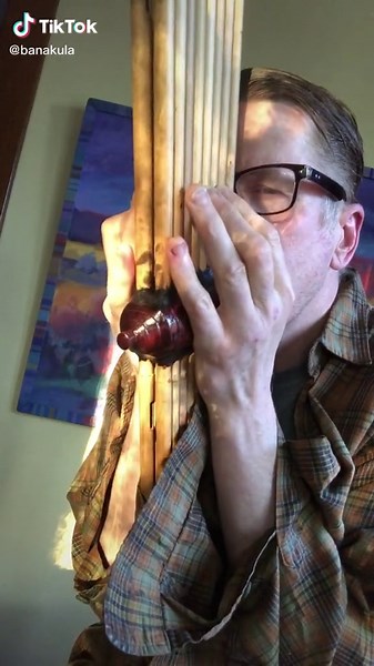 Just gliding along here. Happy Friday. #khaen #tiktokmusician #friday #thankyou