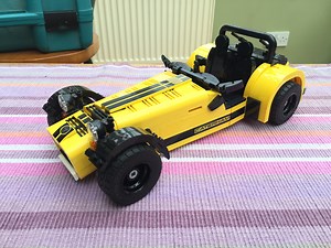 We test the Caterham Seven 620R – in Lego