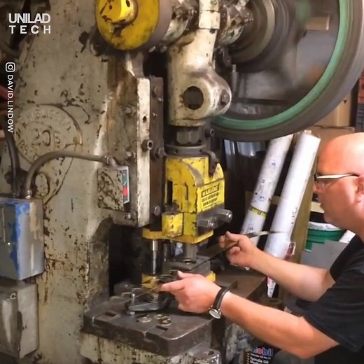 260K views · 83 shares | This 1943 Bliss OBI 35 ton 20B packs a punch!  | UNILAD Tech | Facebook