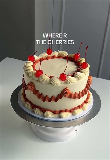 Cake Business: Spot the Smushed Shell!