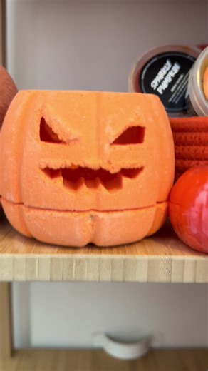 If only lush dispatched their pre orders when they said they would 🥲 I want to set up my October shower so badly 🫠 #friendsoflush #lushcosmetics #lush