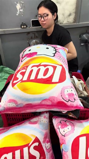 Gối lay’s mèo hello kitty #gaubonggiare #xuhung #thúnhồibông #thinhhanh