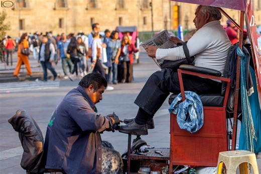 Boleadores de zapatos, los expertos del calzado en México - México Desconocido