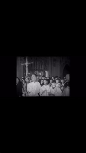 🙏 An iconic moment of tradition, captured for the first time on television in 1954 with Boris Ord as Director of Music | Choir & Organ