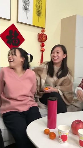 papi酱 - 春节熊孩子七天乐之「家长亲戚彩虹屁」【papi酱的迷你剧场】