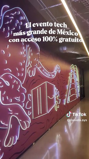El único requisito para el AWS Summit 2026 es ser mayor de 18 años y llevar identificación oficial (INE). Si en el formulario te pide datos de trabajo y actualmente no tienes, pon
