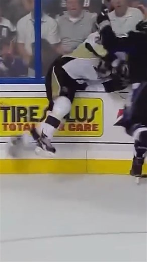 Eric Brewer ➡️ Maxime Talbot • #HFhits Lightning 🆚 Penguins• 2011 APR 20 | hockeyfights.com