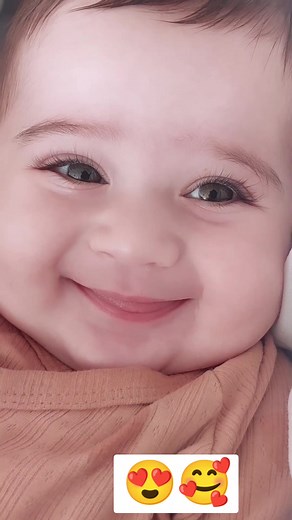 Cute Twin Baby Girls Fight Over Pacifier