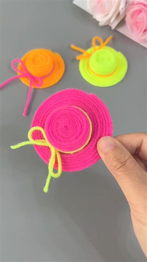 Title: "Creative Hat Making: DIY Wool Hats and Bottle Cap Hats" Hashtags: #DIYCrafts #CreativeHats #LaborDayCraft #ParentChildCrafting #HandmadeHats paper craft | paper craft