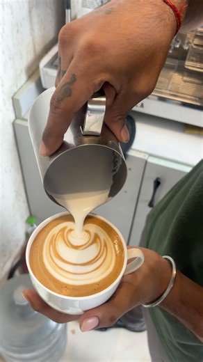 Latte Art #latteart #coffee #coffeelatteart #barista