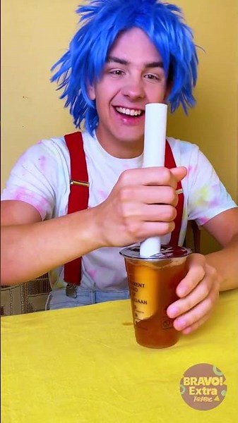 عندما يخرج الشاي الفقاعي عن السيطرة! 😆🥤💥 #ملحمي