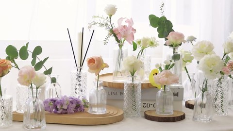 ComSaf Glass Bud Vases Set of 32, Small Clear Bud Vases in Bulk, Mini Flowers Vases for Centerpieces, Vintage Bottle Set for Table Decorations, Wedding Decor, Recepetion, Home, (Clear)