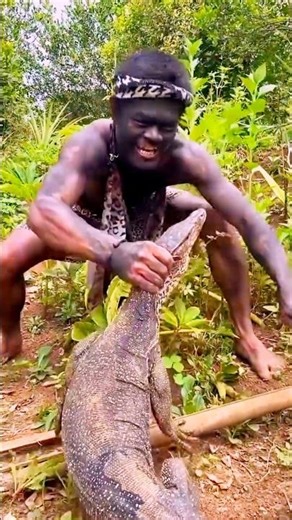 Man vs Wild: Incredible Monitor Lizard Catch! 🦎#wildlife #shorts