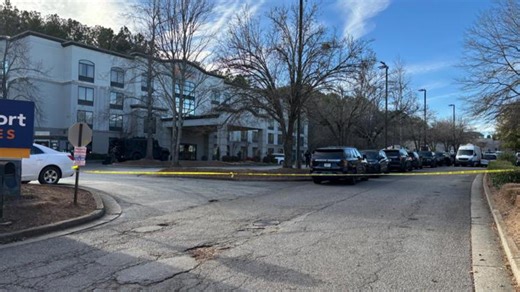 Murder suspect barricaded inside Alpharetta hotel taken into custody, FBI says