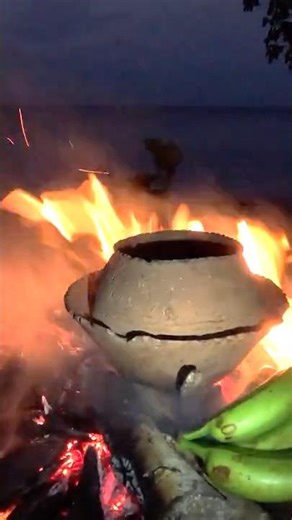 Only a Few Islands Still Make These Clay Pots 🇵🇬🔥