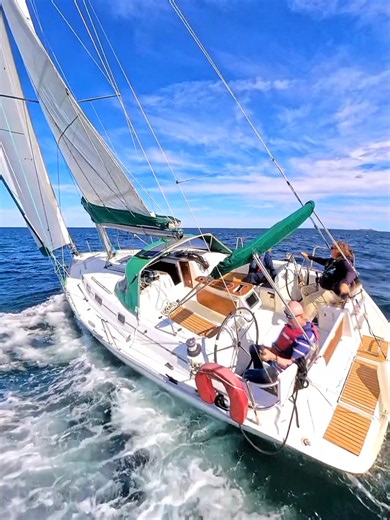Sea Monkey Sailing into Dublin: Skipper Amanda Leads the Crew