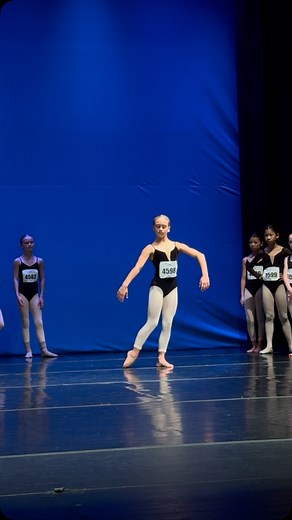 Beautiful start to my weekend here @universalballetcompetition Raleigh! Stunning work by the Primary dancers in my contemporary masterclass! Dancer: @tinsleyperri . . | Duncan Cooper