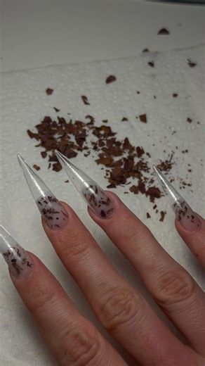 SISKKA • GOLD COAST NAIL ARTIST on Instagram: "Nike really was right Just shut up and do it The biggest set back I see in the beautiful people around me with the world at their finger tips is a limiting mindset Fear of the unknown, judgement, failure I always challenge it, and I think I get so frustrated when I see my loved ones struggle with this because it used to be me “I can’t do that course I won’t be any good” “They’ll never pay me that much” “I want the job so bad but I can’t have it” oka