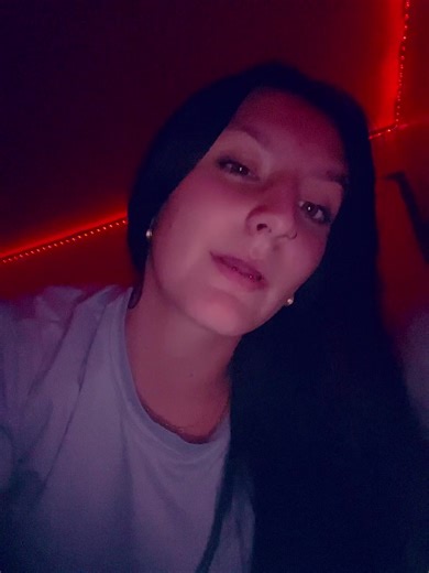 Pretty white teeth !!!!🦷