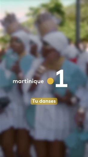 Lolélolay 🎭 : Dimanche Gras à Fort-de-France Et si pendant 4 jours, tu devenais un super-héros ? 🦸🏾‍♀️✨ Quel super pouvoir choisirais-tu pour sublimer ce Carnaval ? Dis-nous ton super pouvoir en commentaire 👇🏽 📺 Lolélolay, ton rendez-vous incontournable à suivre sur les réseaux de Martinique la 1ère & chaque soir à 19h50 ✨ #Lolélolay #humour #kannavaldémaré #carnavaldemartinique2026 #dimanchegras Didier | Martinique la 1ère