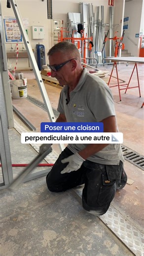 Poser une cloison perpendiculaire facilement avec Alain