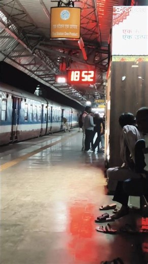 travel video train me safar ka video comedy video subha video short video hindi song slow-motion vid