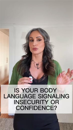 Liz Rose on Instagram: "Does your body language say I’m confident or insecure - here’s how to tell #bodylanguage #confidenceiskey #présence #nonverbalcues #psychologyfacts #bodylanguagetips #attraction #attractionpsychology #relationships #psychologytricks #bodylanguagetraining"