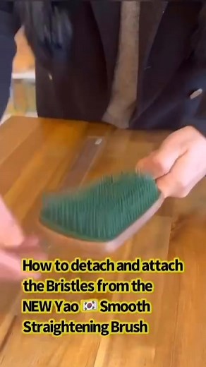 This new hairbrush described as “𝐭𝐡𝐞 𝐦𝐢𝐫𝐚𝐜𝐥𝐞 𝐟𝐨𝐫 𝐥𝐢𝐟𝐞𝐥𝐨𝐧𝐠 𝐡𝐚𝐢𝐫” finally hits the market 😲 It’s the easiest way to get rid of 𝐝𝐚𝐧𝐝𝐫𝐮𝐟𝐟, 𝐨𝐢𝐥𝐲/𝐠𝐫𝐞𝐚𝐬𝐲 hair and guarantee you feel confident in, without needing shampoo or product! As if it couldn't get any better, this brush also fixes scalp issues without any extra effort 𝐇𝐞𝐫𝐞’𝐬 𝐰𝐡𝐚𝐭 𝐟𝐢𝐯𝐞 𝐬𝐭𝐚𝐫 𝐜𝐮𝐬𝐭𝐨𝐦𝐞𝐫𝐬 𝐞𝐱𝐩𝐞𝐫𝐢𝐞𝐧𝐜𝐞: ⭐️⭐️⭐️⭐️⭐️ ✅ 𝐃𝐞𝐭𝐚𝐧𝐠𝐥𝐞 𝐰𝐢𝐭𝐡𝐨𝐮𝐭 𝐫𝐢𝐩𝐩𝐢𝐧
