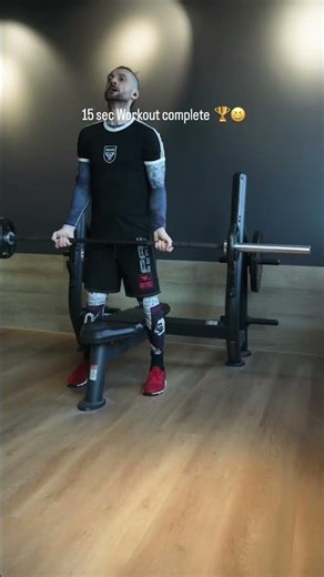 Full body training in 15 seconds 💪🏻😂 #funnyshorts #funnyvideo #fun #gym #gymmotivation #gymlover