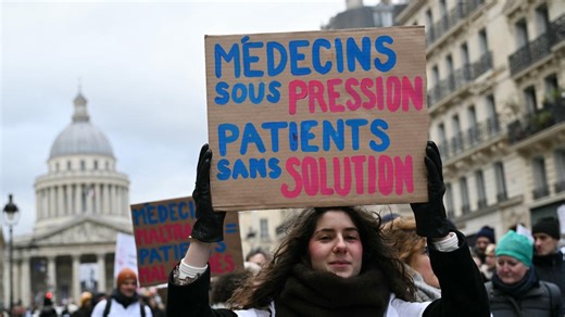 Les médecins suspendent leur grève après les annonces du gouvernement… pour l’instant
