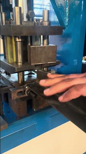 Round pipe flattening and punching machine equipment