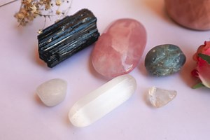 10 Best Crystal Combinations For Selenite - Crystal Healing Ritual