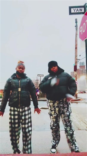 .𝓜. (@someprttyshiii.4.4.4)’s videos with original sound - Idk