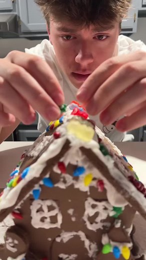 Home-Wrecker Destroys Gingerbread House in Sad Breakup Moment