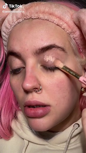 🦇💗 #batwomancosplay #batwoman #batwomanmakeup #batman #batgirl #dc #pinkhair #diamantemakeup #makeuptutorial #makeuptutorials #makeupartist #makeupinspiration #makeuplooks #halloweenmakeup #halloweenmakeup2022 #halloween #halloween2022 #halloweencostume #halloweencostumes