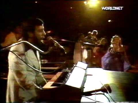 Sergio Mendes & Brasil 88 - "Mas que nada" and "Você abusou" (Live from Ontario, Canada)