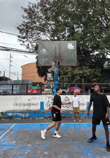 Teaching Filipinos How To Play Defense 101 🤦‍♂️ #philippines #basketball #nba #streetball