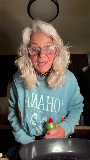 #funnyoldlady (@teresa_.58)’s videos with Tchaikovsky