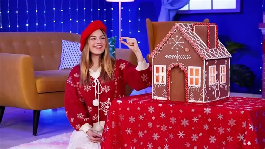 Amazing Doll House Build: Grinch vs. Gingerbread Man Challenge