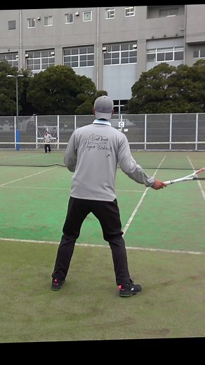 元韓国代表の朴さんとガチ乱打！奥があゆタロウ！手前が朴さん