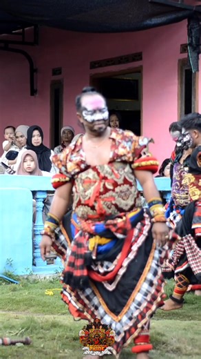 JARANAN CAMPURSARI ART – NEW RESTU BUDOYO SRONO, BANYUWANGI BANYUWANGI RISE AND SHINE! Preserving and honoring the cultural heritage of Banyuwangi. Keep the spirit burning 🔥🔥 Banyuwangi is a regency located in East Java Province, Indonesia. It is the easternmost region of Java Island. This region is famous for its breathtaking tourist destinations and its rich traditional arts and culture — and this is one of them. A powerful performance of traditional Jaranan, full of energy, rhythm, and cult