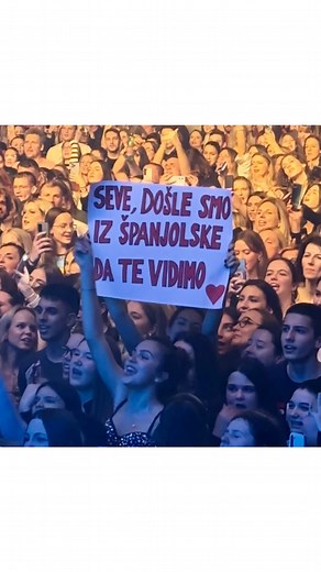 Severina on Instagram: "Rijeka mi je otvorila svoja njedra 2003. godine, kada sam iz HNK Ivana pl. Zajca, od tadašnje intendantice Mani Gotovac, dobila poziv da glumim glavnu ulogu u predstavi 'Karolina Riječka'. Ta predstava je tada bila najposjećenija predstava, s najvećim brojem odigranih predstava, njih skoro 60 u jednoj godini. Svi prijatelji koje sam stekla u tom periodu - ovu večer su bili ovdje... ...s vama lipo mi je, Rijeka! 🤍 #rijeka #dvoranamladosti #virujenute #volimstosevolimo #lj