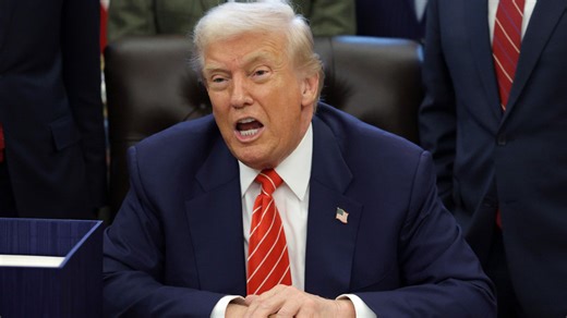 10 times Donald Trump's unfiltered thoughts insulted people right in front of him