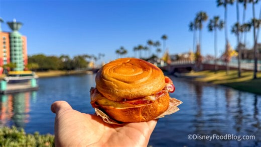 REVIEW: Need a Quick Breakfast Fix Before Heading Into the Parks? This Restaurant Might be Your Best Friend | the disney food blog