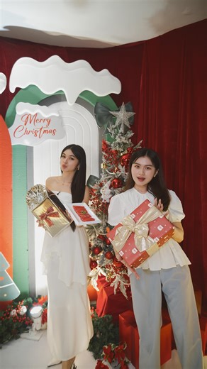 Jennifer Watbrich on Instagram: "Christmas binggung mau celebrate dimana ? 🎄🥳 Yuk ke @huanxiofficial.id aja ! Mrka lagi promo anniversary disc 12% 😳 Trs dsini jg ada VIP room, jadi mau ngumpul lebi intimate . Dan soup base dsni jg enak enak, yuk lngsng mampir 😍😍 📍Blk. A, Jl. Imam Bonjol dan 2, Lubuk Baja Kota Batam ⏰ 11.00 - 03.00 subuh"