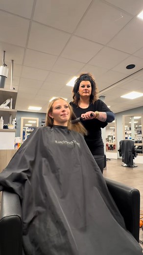 589K views · 2.6K reactions | Als je haast hebt en je aan de kapster vraagt of het iets sneller kan.  Via TT/knipsalonvanwilligen157 | vkmag | Facebook